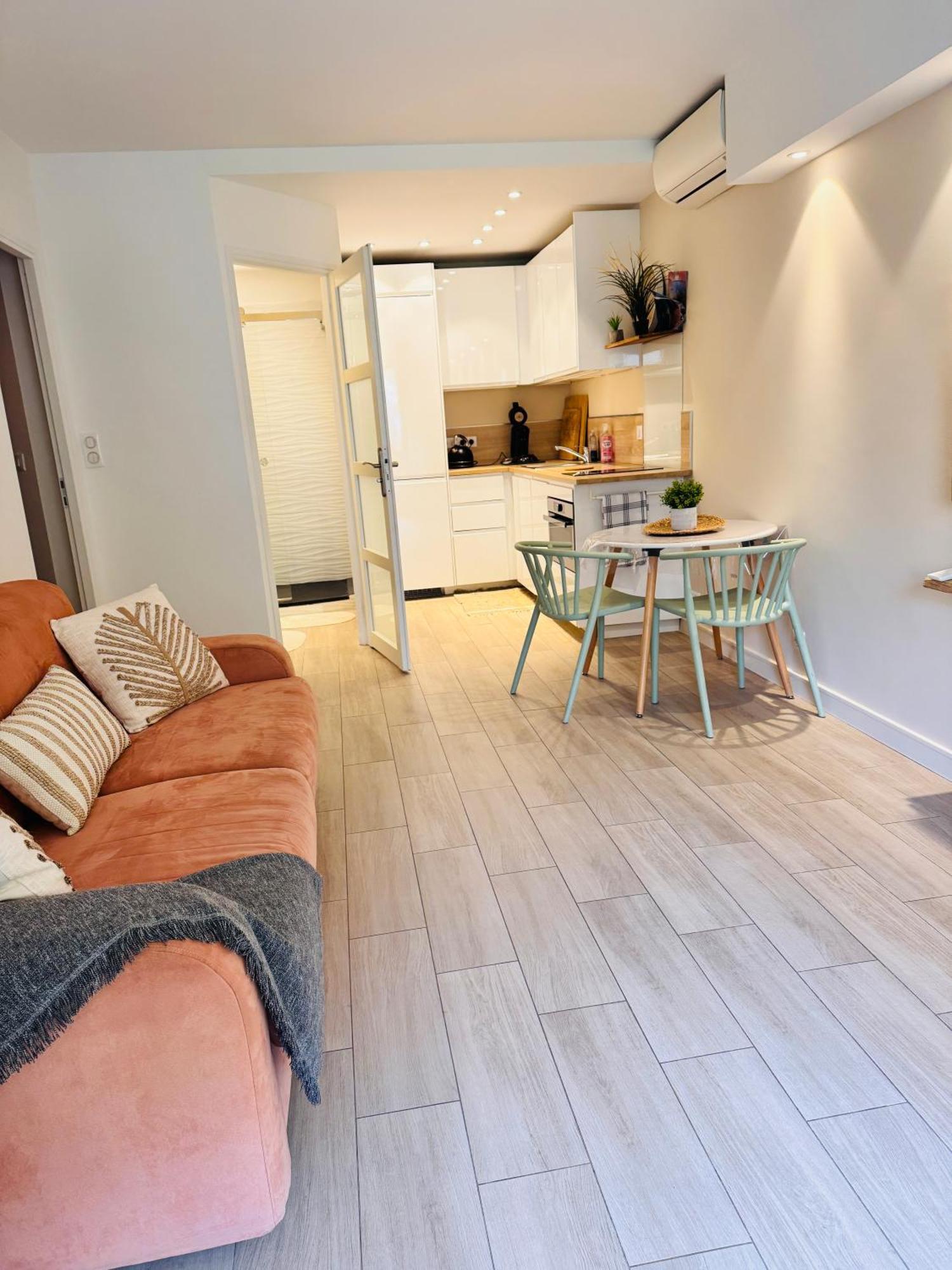 150m de la plage, appartement tout équipé Saint-Raphaël Exterior foto